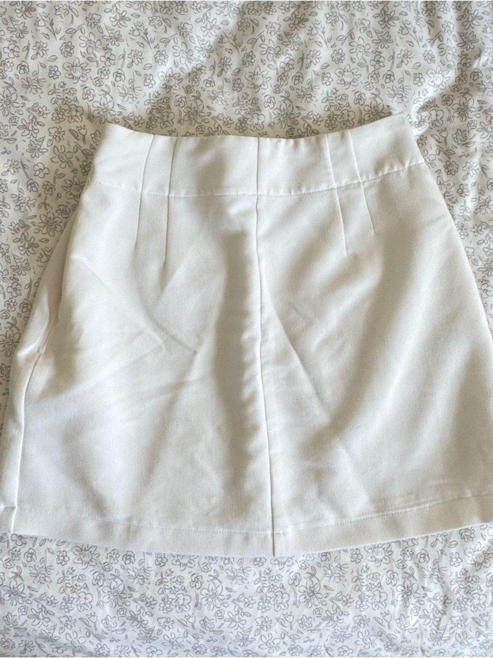 Abercrombie & Fitch Cream Tailored Mini Skirt